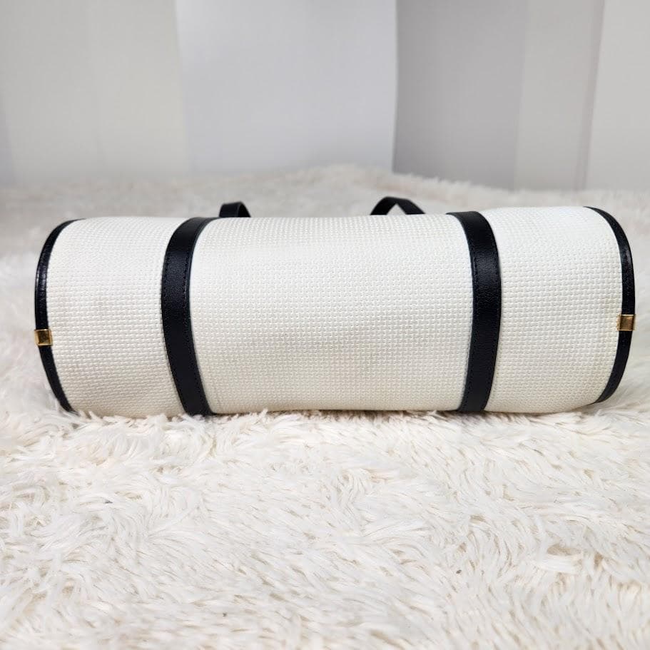 【希少】イヴサンローラン ハンドバッグ 三角ロゴ ホワイト 筒形