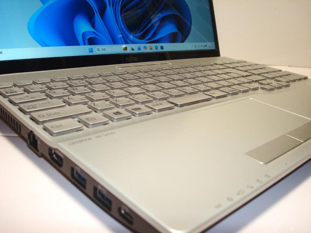 その他ノートPC本体 FUJITSU FMVA56E2G i7-10510U 8G 256G