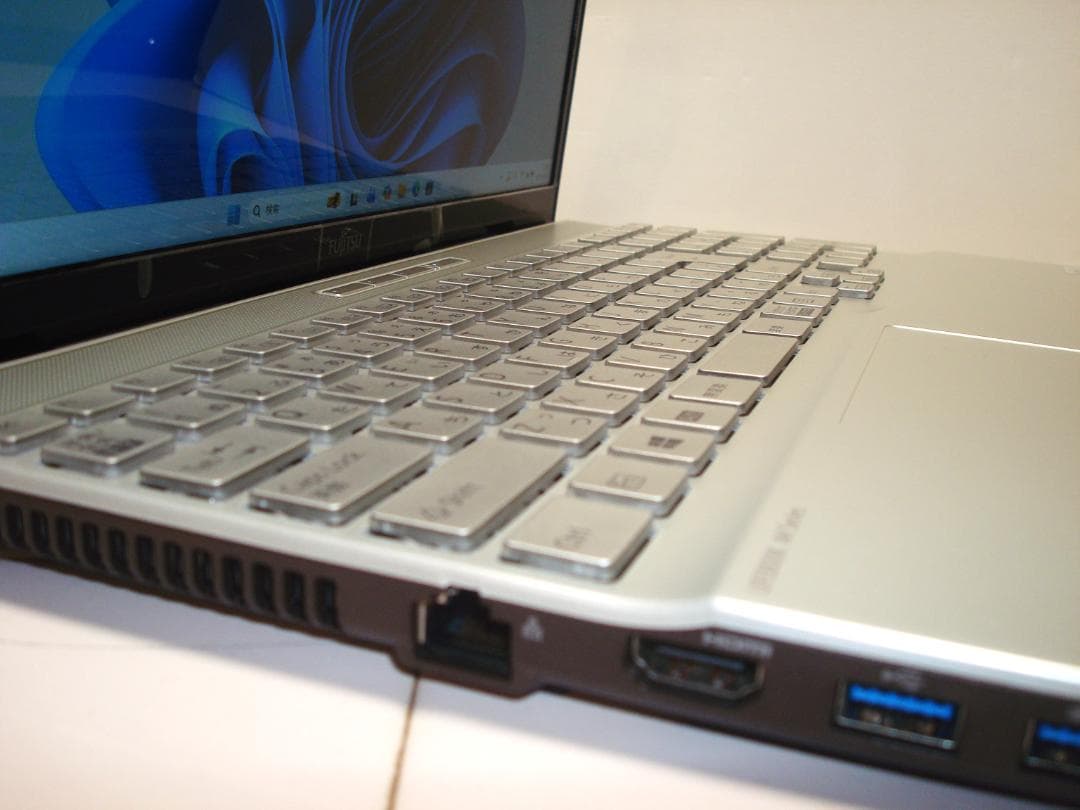 その他ノートPC本体 FUJITSU FMVA56E2G i7-10510U 8G 256G