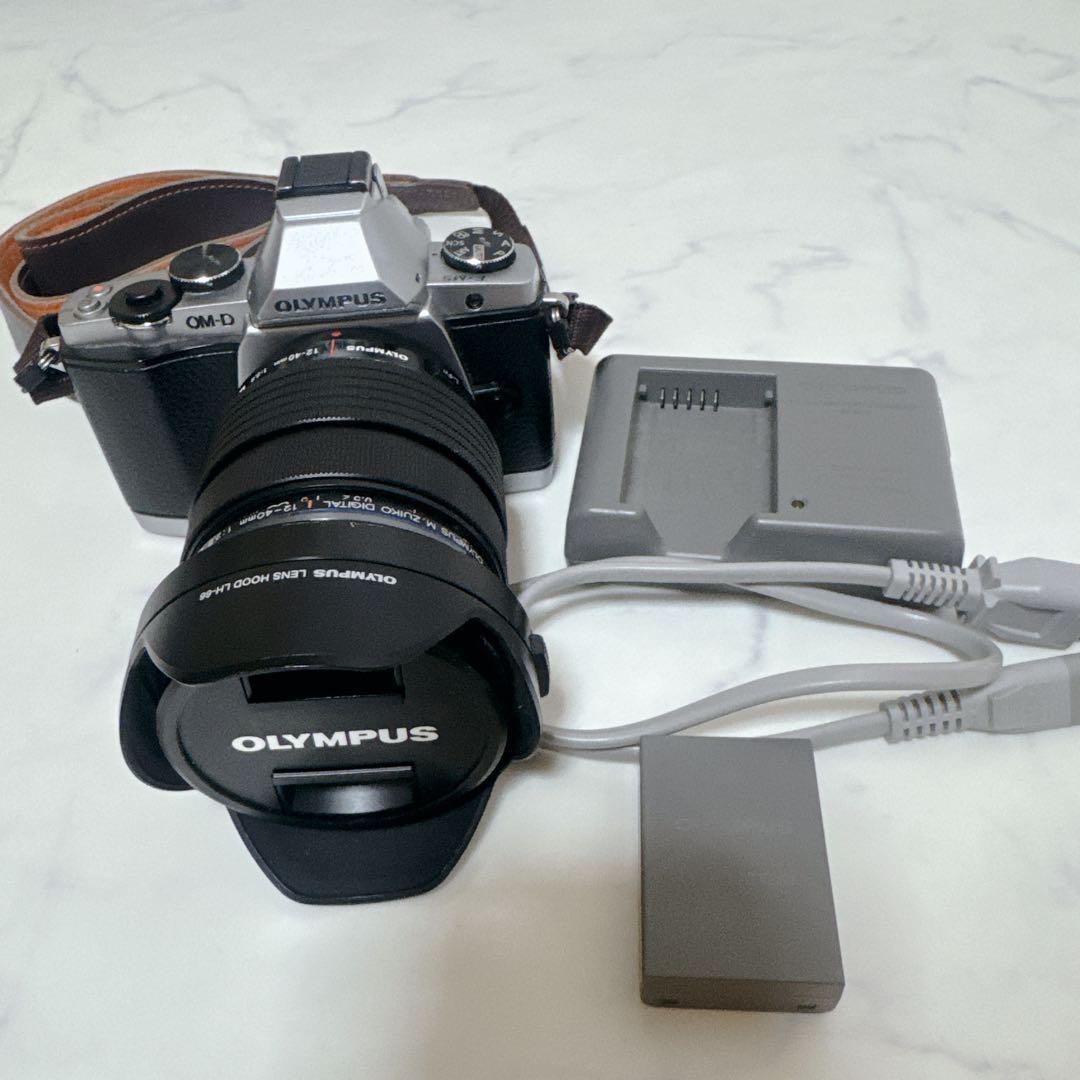 OLYMPUS OM-D E-M5 12-40mm レンズキット