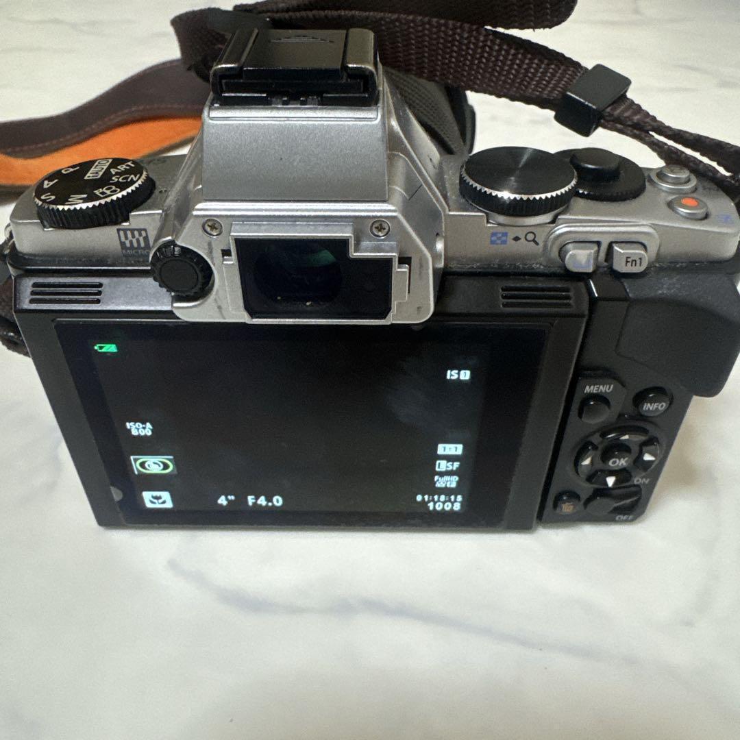 OLYMPUS OM-D E-M5 12-40mm レンズキット