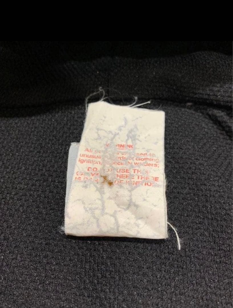 カーハート　carhartt　アクティブジャケット　星型タグ　黒