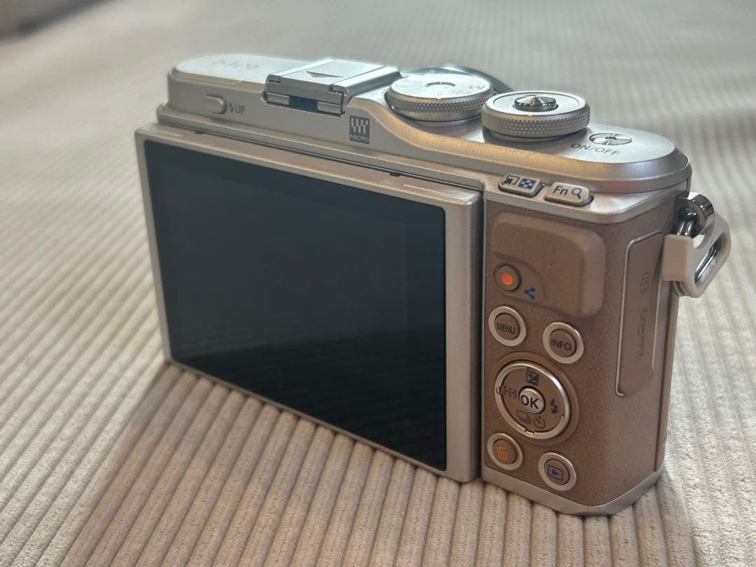 デジタルカメラ OLYMPUS PEN E-PL10