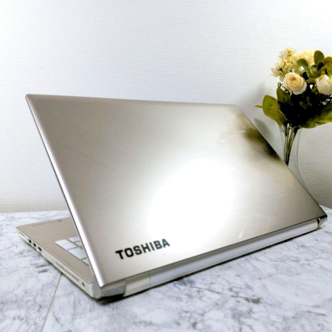 AT6 東芝 薄型 ノートパソコン WEBカメラ 大容量 ゴールド 1TB