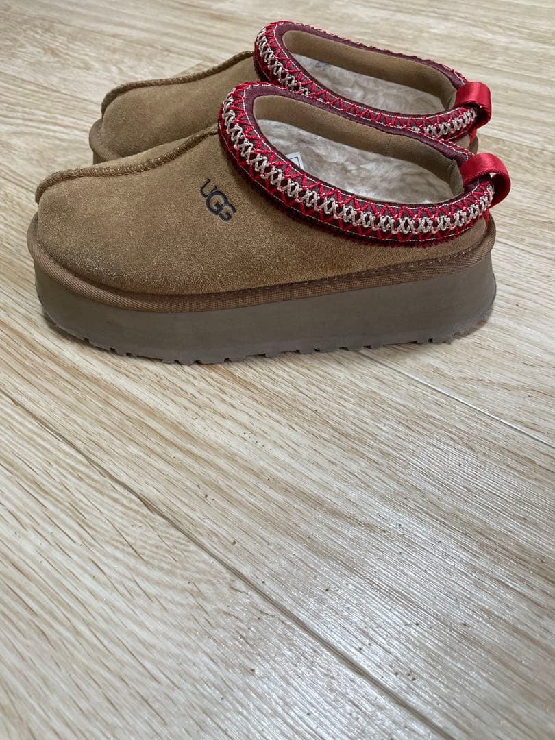 UGG Tazz 22センチ