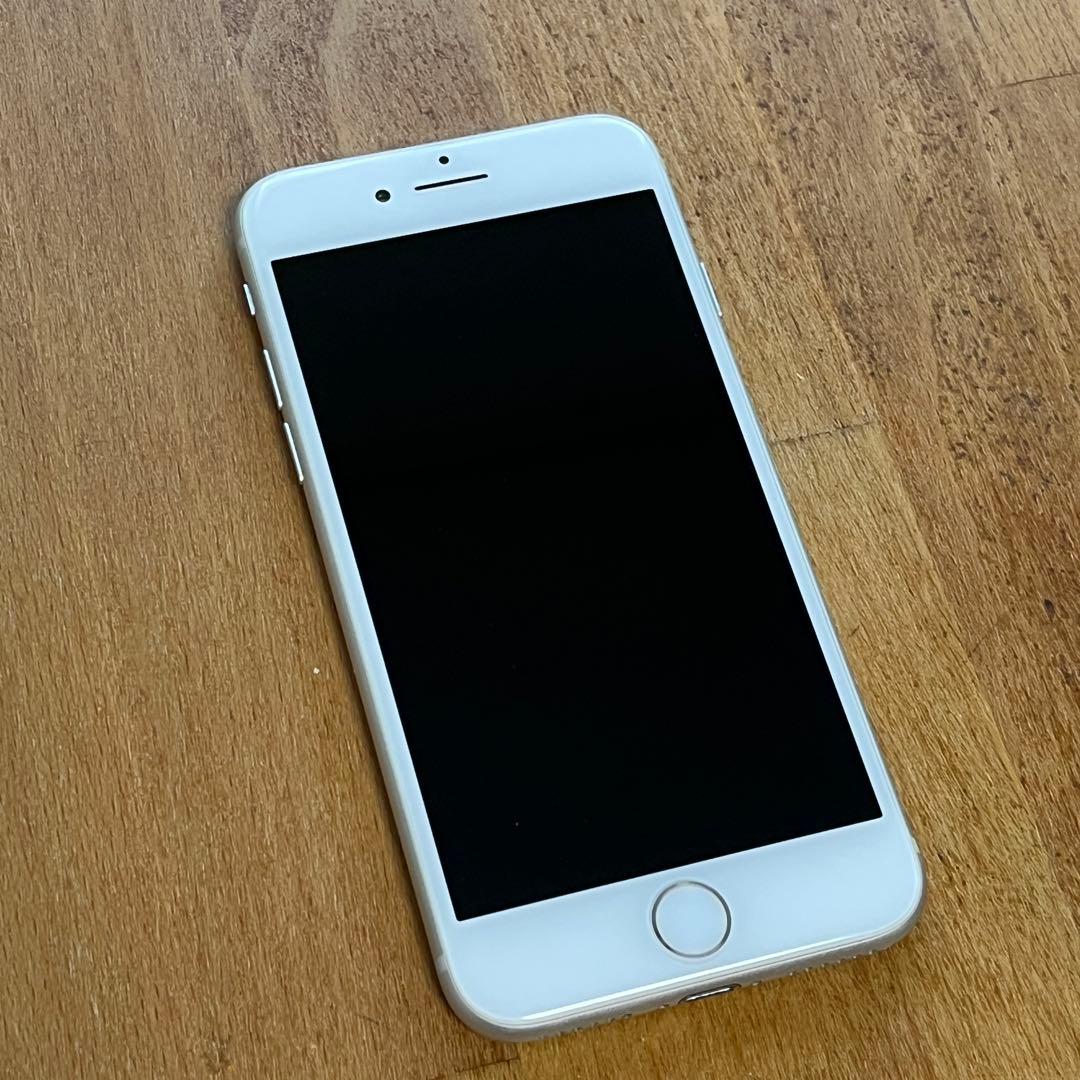 Apple iPhone8 64GB シルバー 本体