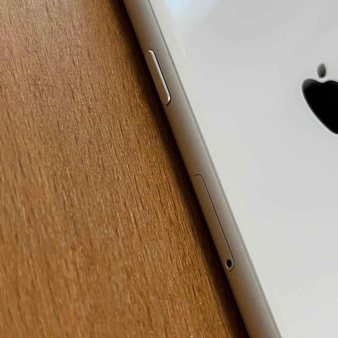 Apple iPhone8 64GB シルバー 本体