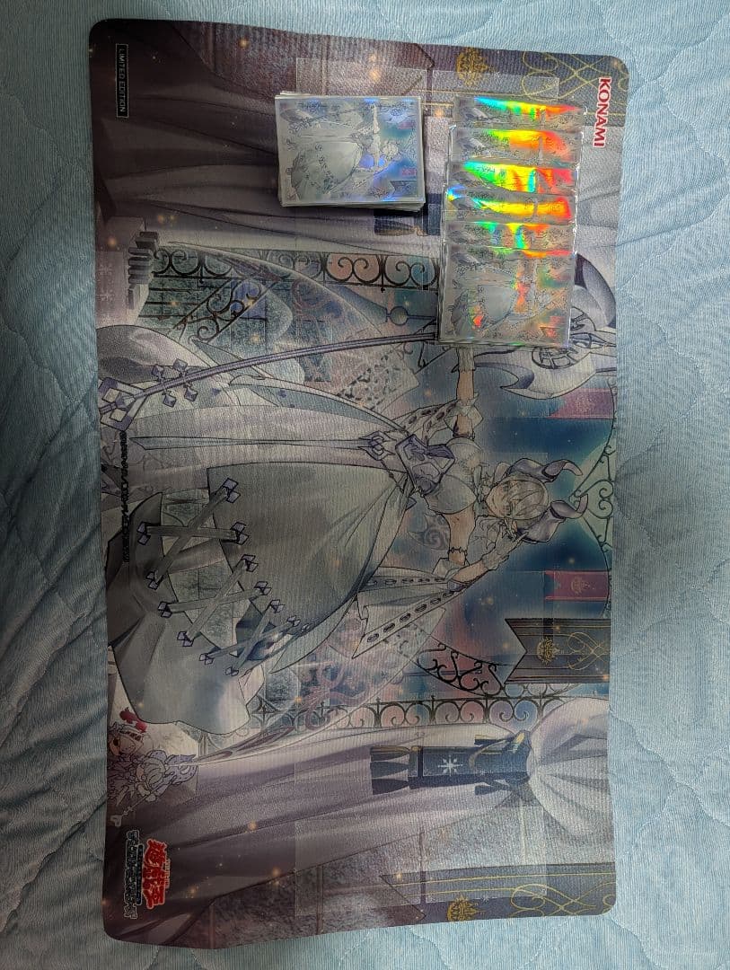 遊戯王　白銀の城のラビュリンス プレイマット　スリーブ