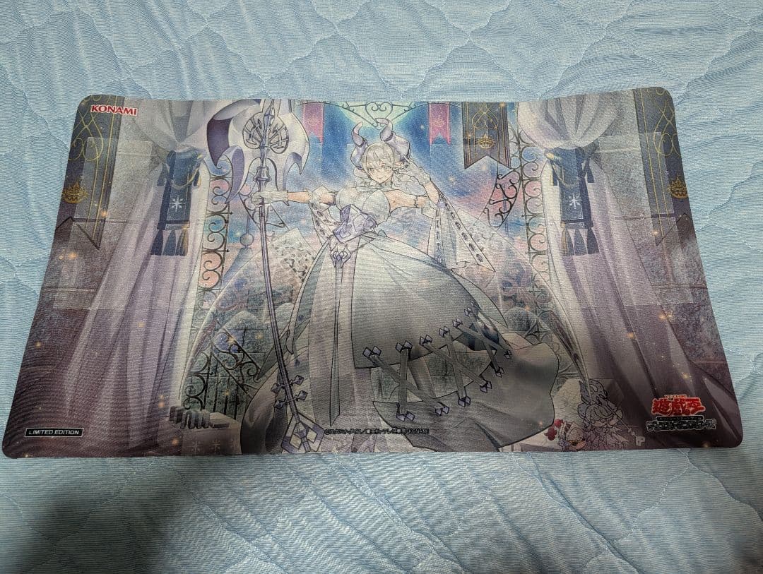 遊戯王　白銀の城のラビュリンス プレイマット　スリーブ