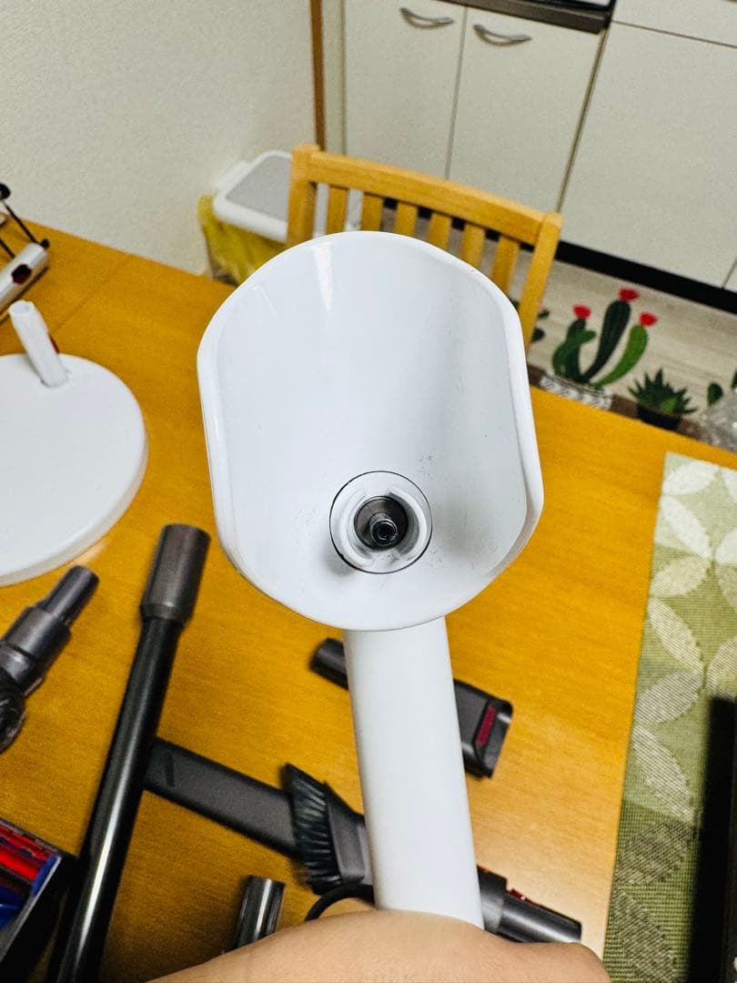 中古品 ダイソン SV19 コードレスクリーナー スタンド(小)付き [34]