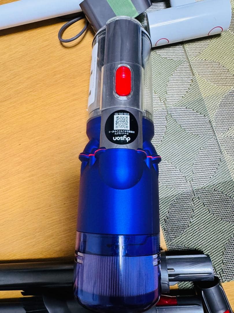 中古品 ダイソン SV19 コードレスクリーナー スタンド(小)付き [34]