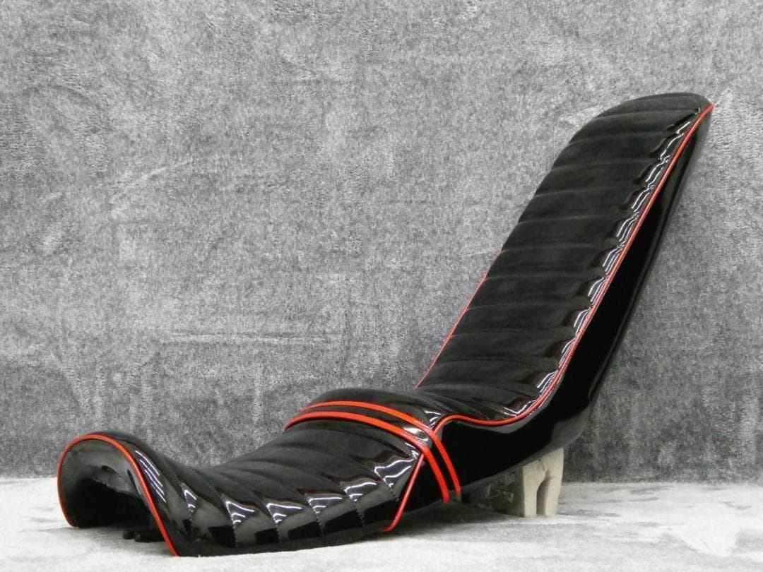 ＮＣ３９　ＮＣ４２　黒赤エナ　三段シート　５０ｃｍ/ CB400SF