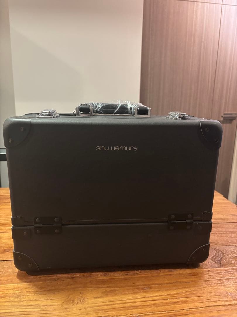 shu uemura メイクアップトランクケース ブラック