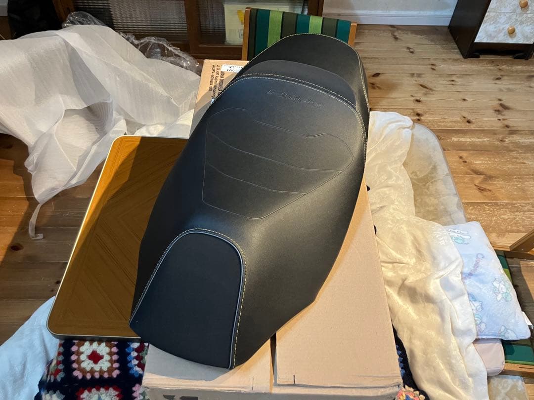 YAMAHA NMAX155 2025 純正シート　美品　箱付