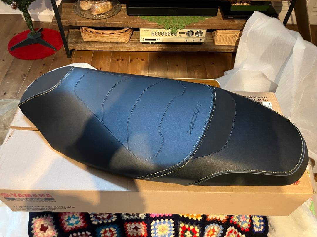 YAMAHA NMAX155 2025 純正シート　美品　箱付