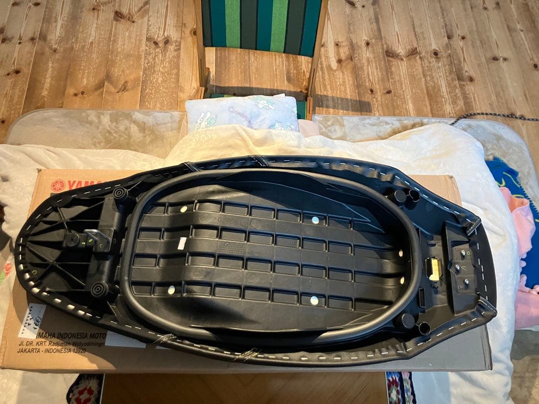 YAMAHA NMAX155 2025 純正シート　美品　箱付