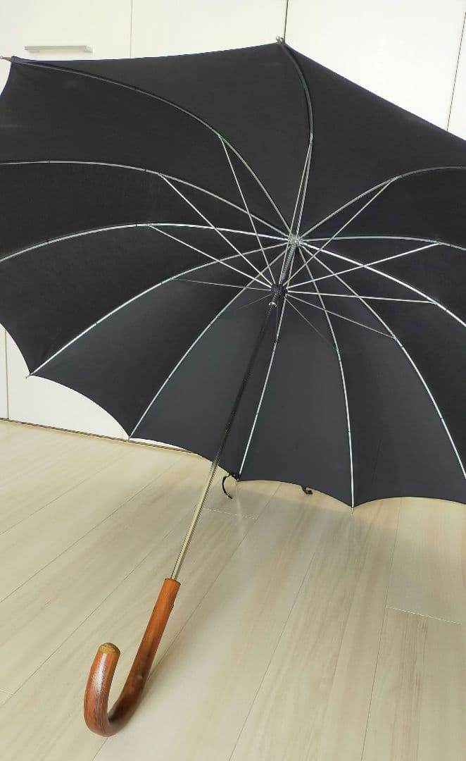Y’s YOHJI YAMAMOTO ブラック 長傘 ウッドハンドル 12本骨