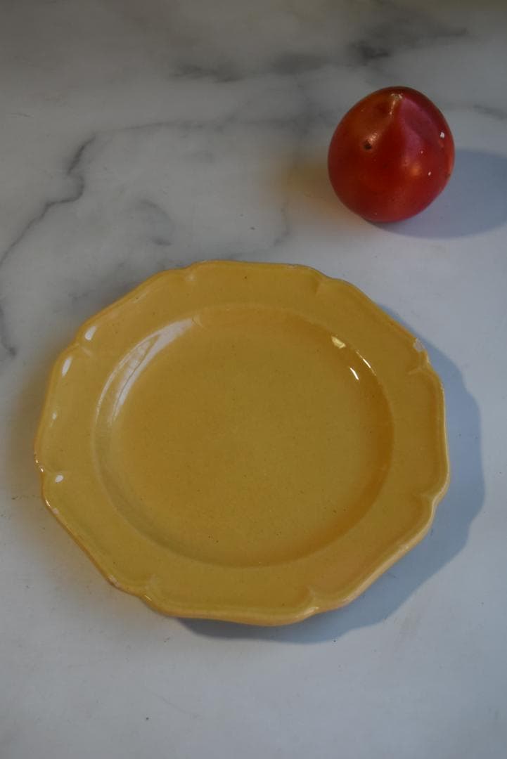 1枚はおまけ　19世紀アプト窯　黄釉花リム　デセール皿　アンティーク