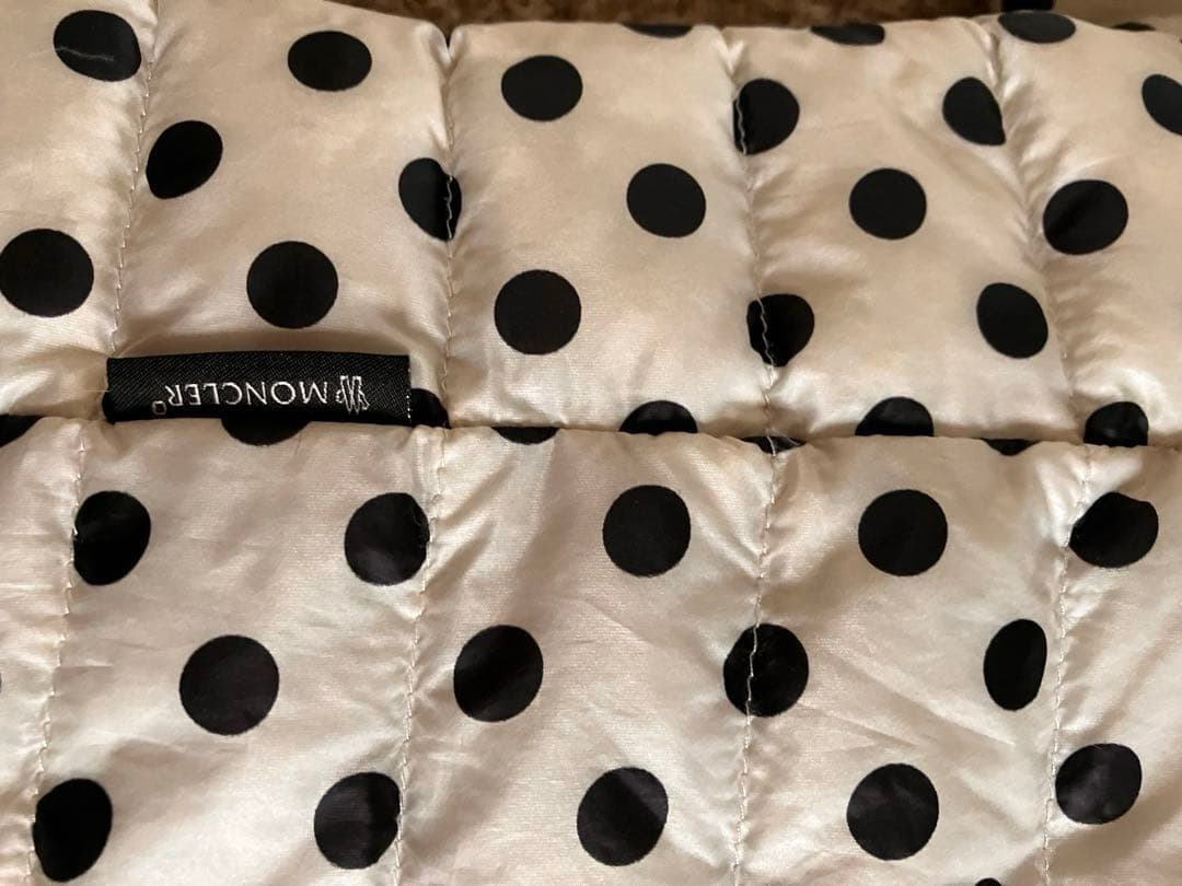 Moncler モンクレール　希少リバーシブルライトダウン　黒X水玉　ノーカラー