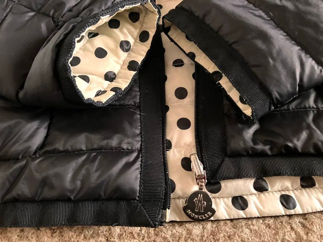 Moncler モンクレール　希少リバーシブルライトダウン　黒X水玉　ノーカラー