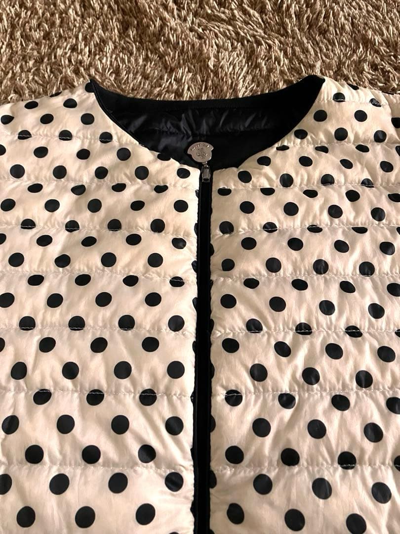 Moncler モンクレール　希少リバーシブルライトダウン　黒X水玉　ノーカラー