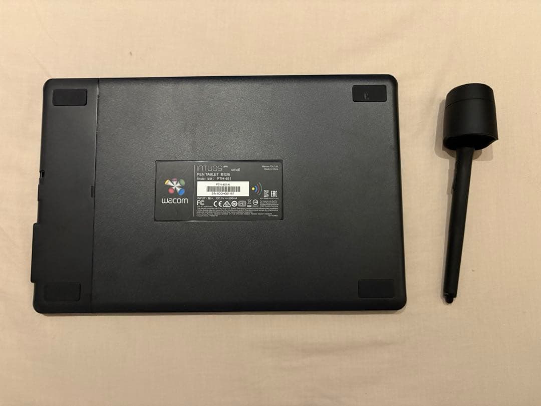 Wacom INTUOS Pro small板タブ