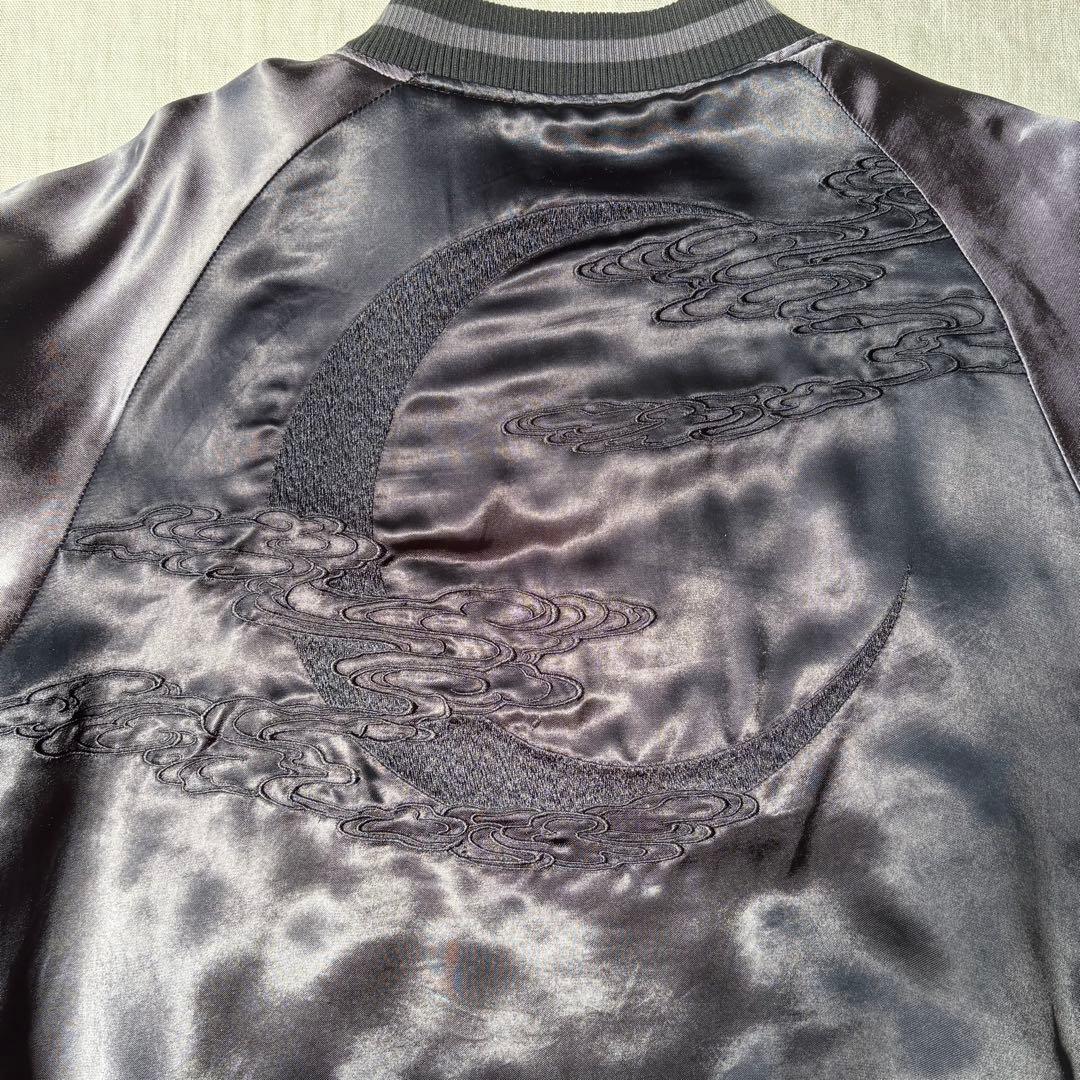 絡繰魂 URUSHI 漆黒 龍 三日月 刺繍 ブラック リバーシブル スカジャン