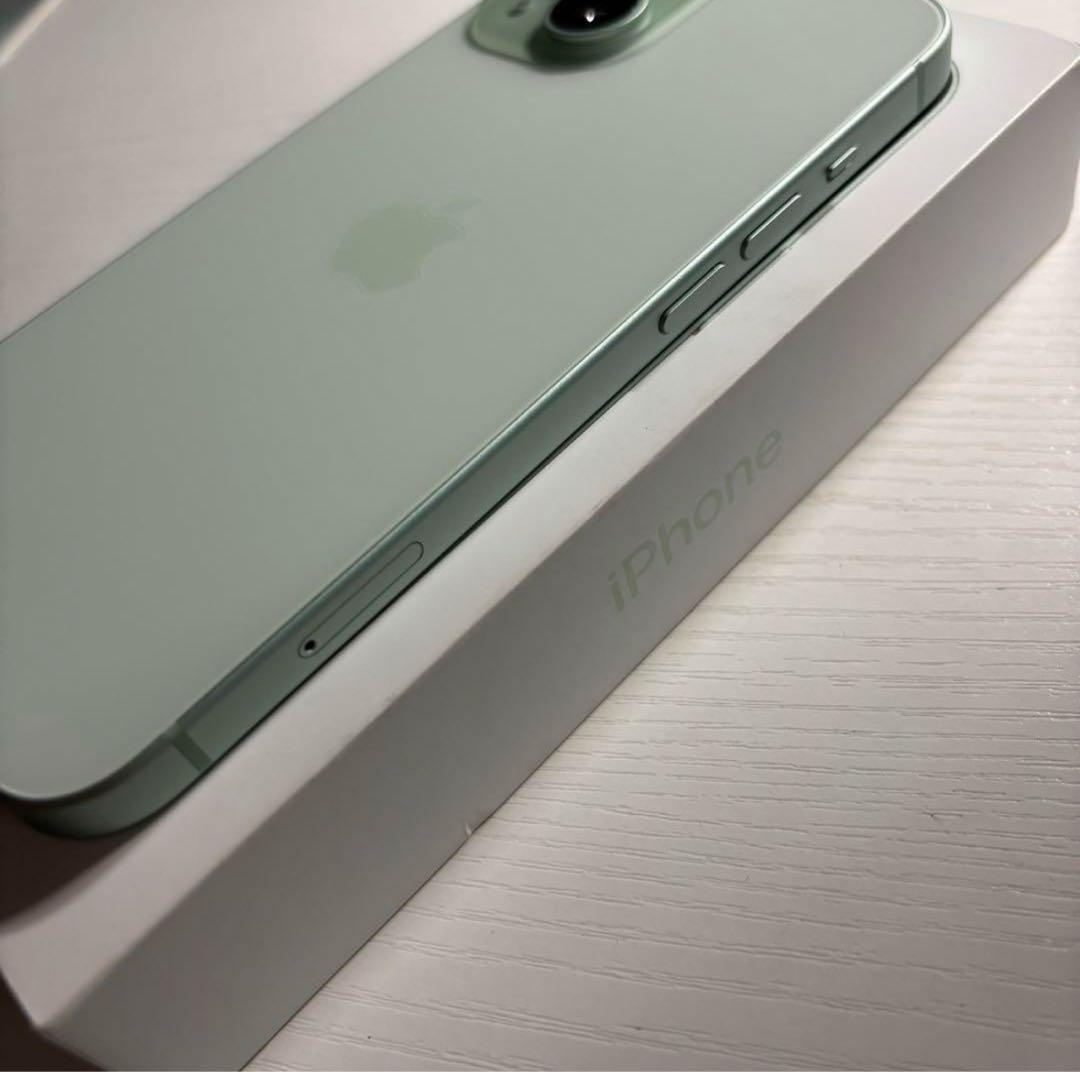 iPhone 15 128GB グリーン SIMフリー 極美品