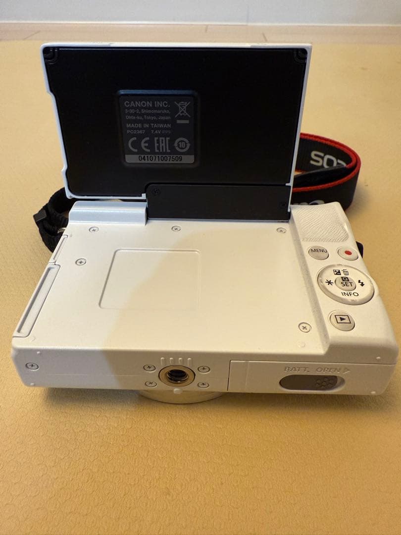 Canon EOS M200 15-45mm レンズ　ホワイト