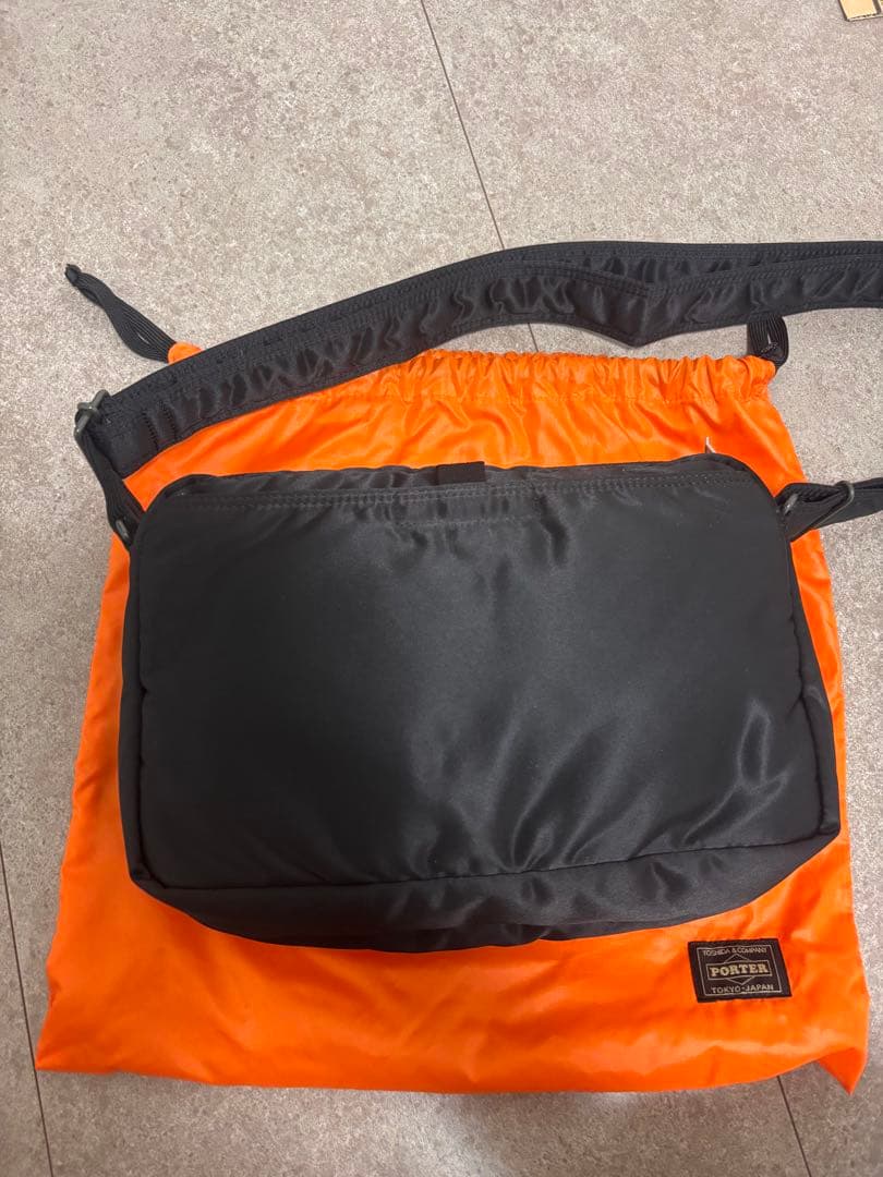最新モデル‼️ポーター タンカー SLING BAG W zip
