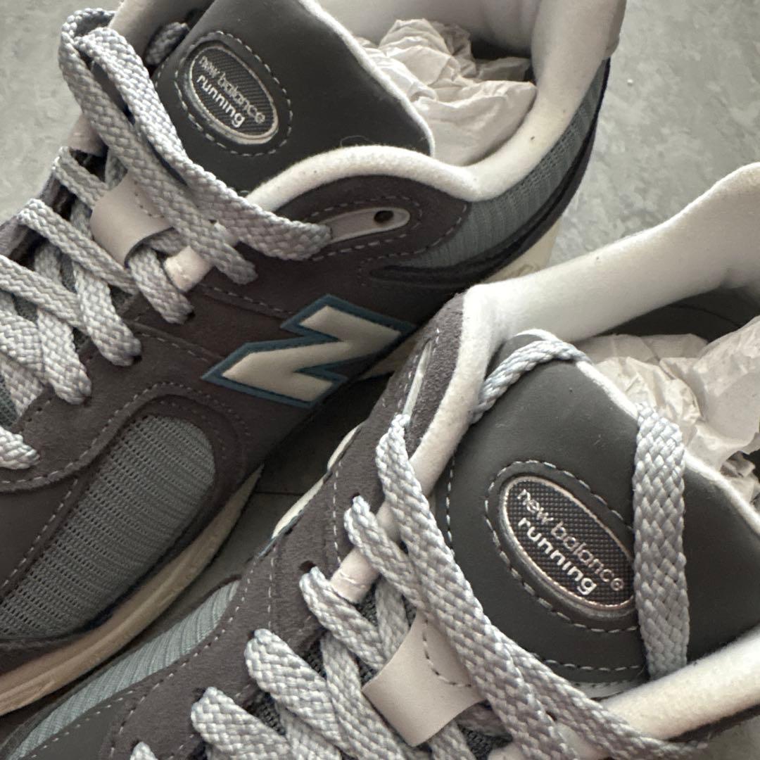 【新品、未使用】New Balance M2002RFB グレー