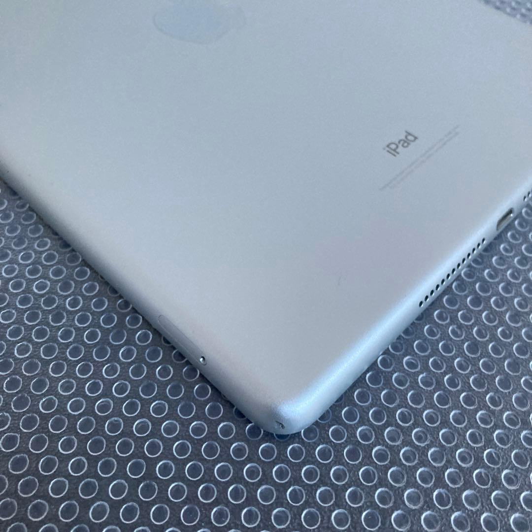 3424【早い者勝ち】電池良好☆iPad6 第6世代 32GB SIMフリー☆