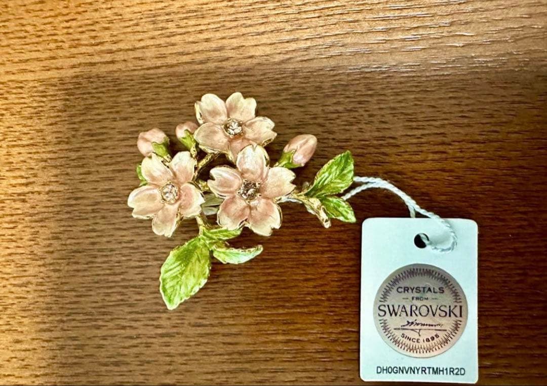 VENDOME BOUTIQU 桜ブローチ Swarovski