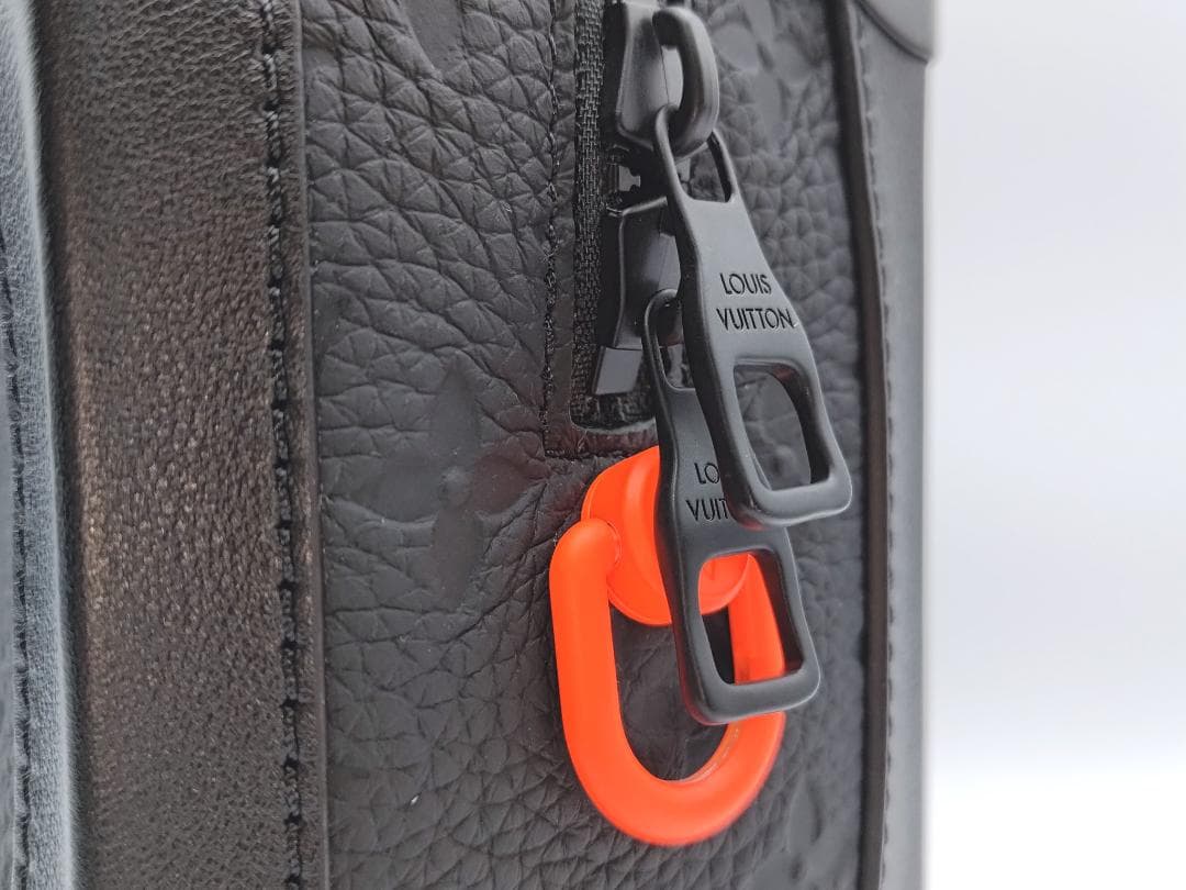 LOUIS VUITTON（ルイヴィトン）トリヨン　モノグラム　ソフトトランク