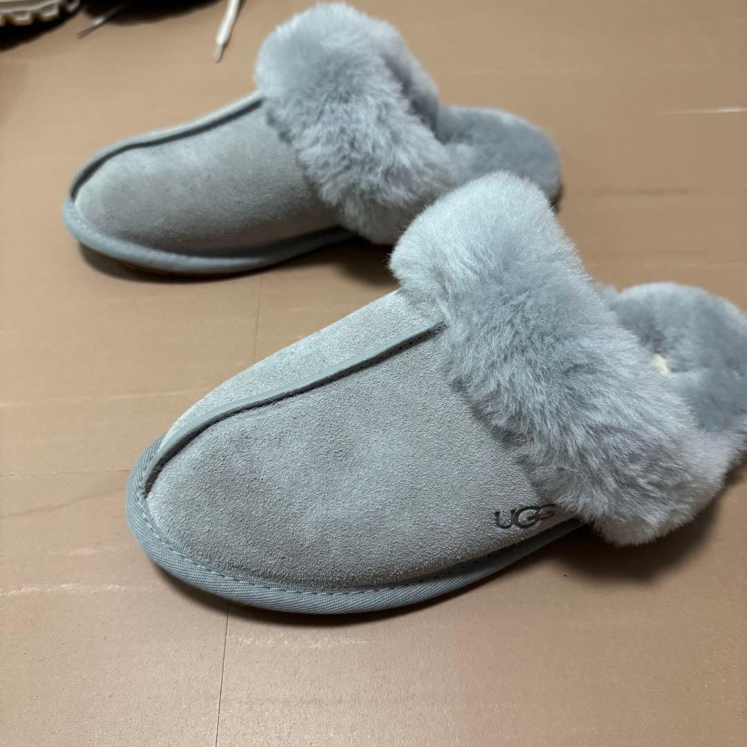 【ほぼ未使用】UGG グレー ファー付きスリッパ