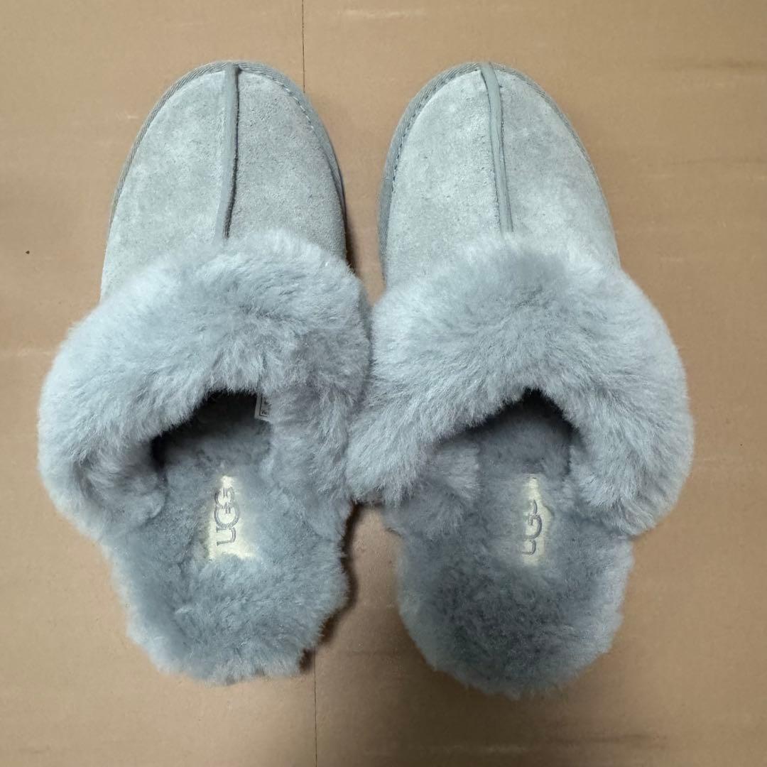 【ほぼ未使用】UGG グレー ファー付きスリッパ