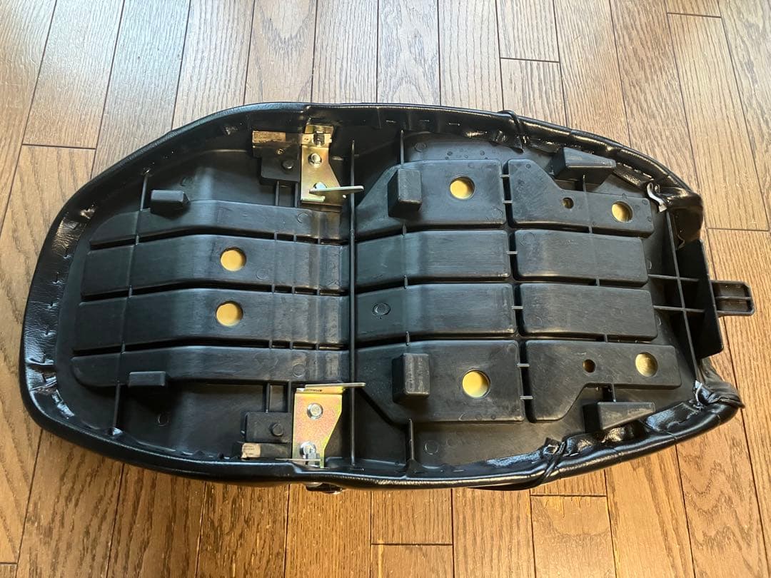 カワサキ ゼファー1100/RS用 タックロールシート アンコ抜き ZEPHYR