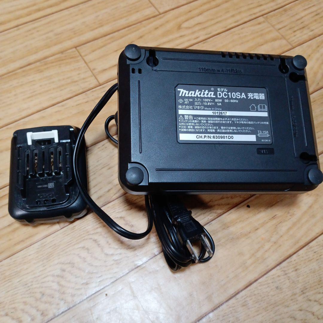 マキタ10.8V充電式クリーナCL107FD純正バッテリー、充電器、サイクロン付