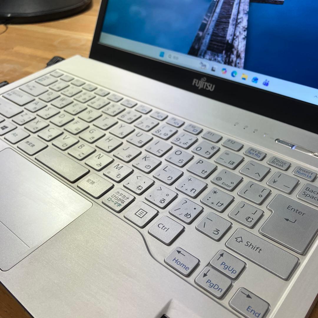 富士通　LIFEBOOK SH75/M HDD1TB
