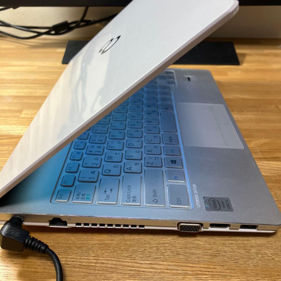 富士通　LIFEBOOK SH75/M HDD1TB