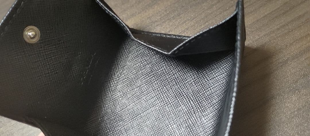 【ほぼ新品】PRADA ブラック サフィアーノレザー ケース