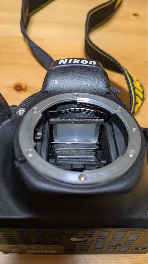 【中古】Nikon D5200 レンズ バッテリー充電器付 箱・保証書無し