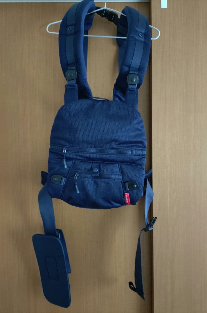 【ほぼ新品】アンジェレッテ　ベビーキャリア オン ネイビー　日本製　抱っこ紐