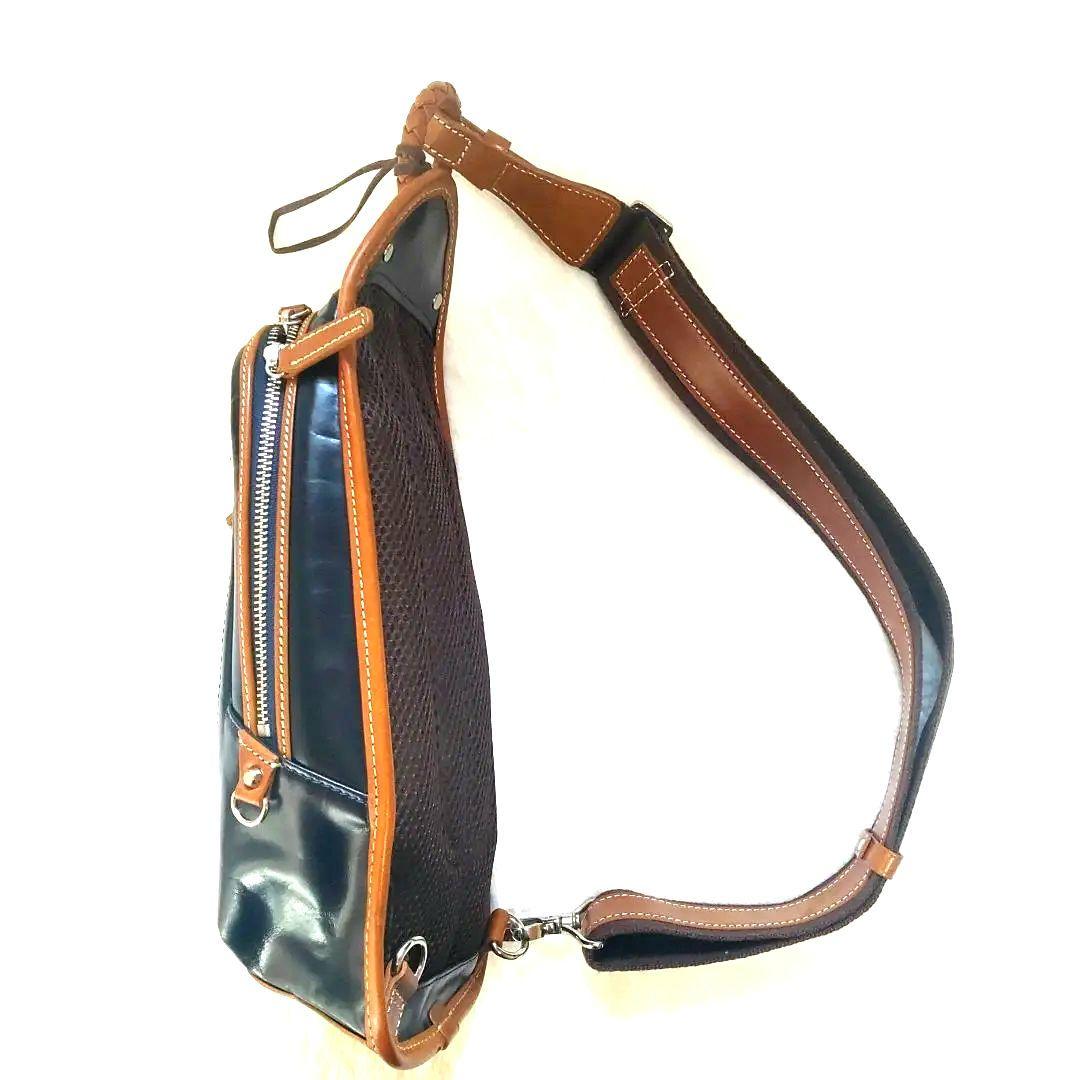 限定色CiaoチャオITALYレザーキーファノイ　ネイビー ボディバッグ未使用