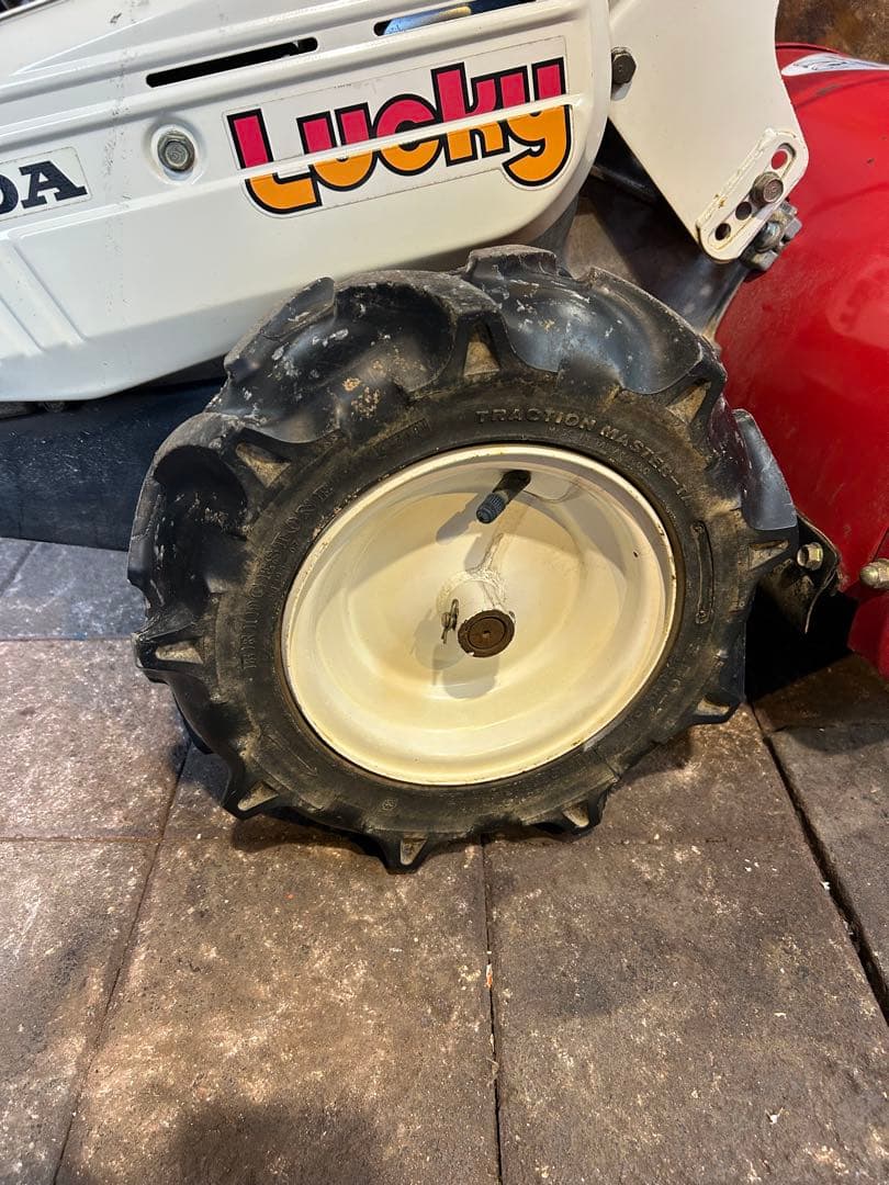 引き取り希望です。不動ジャンク品。ホンダ耕運機FU650