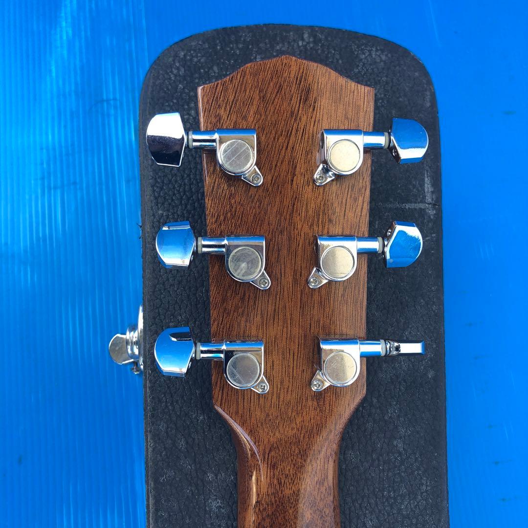 Fender アコースティックギターとハードケース　CF60 NAT ギター台付