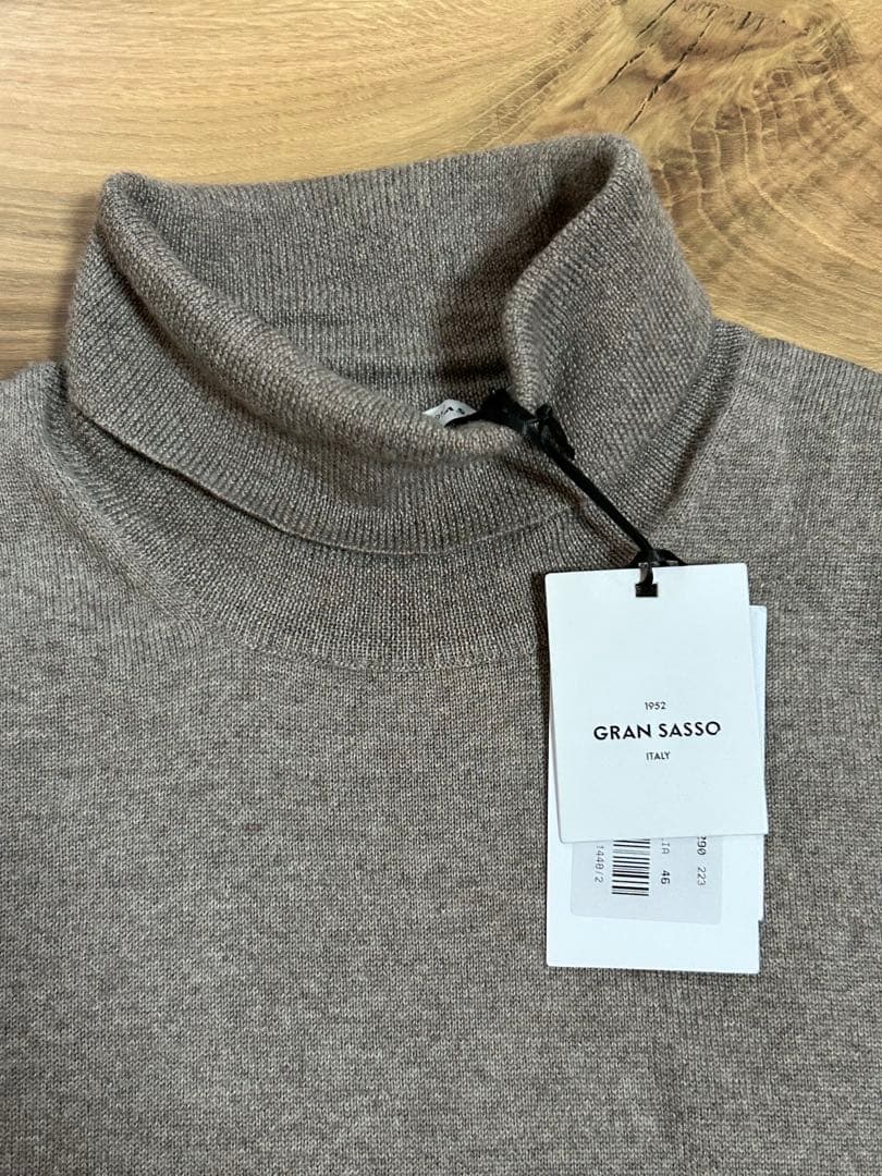 Gran Sasso グランサッソ　タートルネック　ニット　グレージュ　46