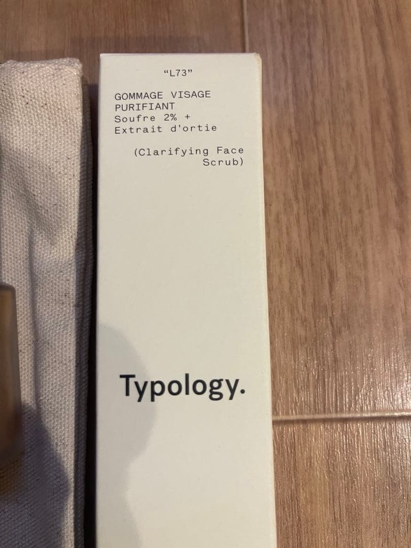 Typology ティントセラム　グロウドロップス　フェイススクラブ　ポーチ