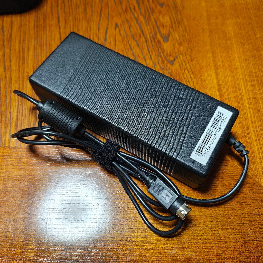 【破損有り】Wacom Cintiq 24HD DTK-2400 液晶タブレット