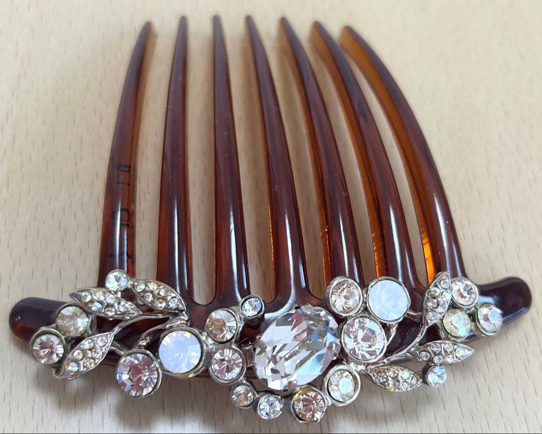 【新品未使用】レーヌクロードReine Claudeのブラウンのヘアコーム